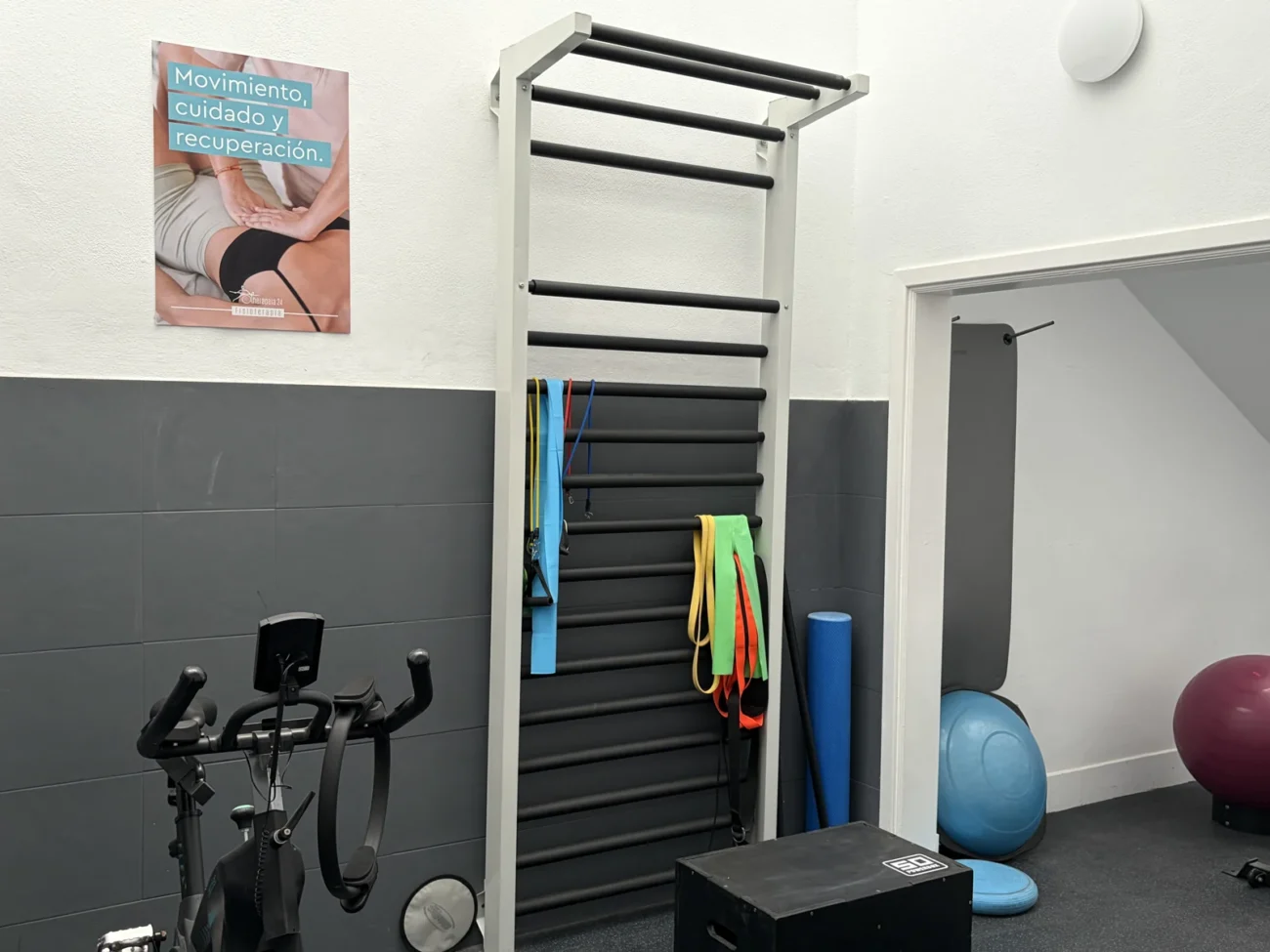 Sala de ejercicio terapéutico de Therapeia24 en La Laguna